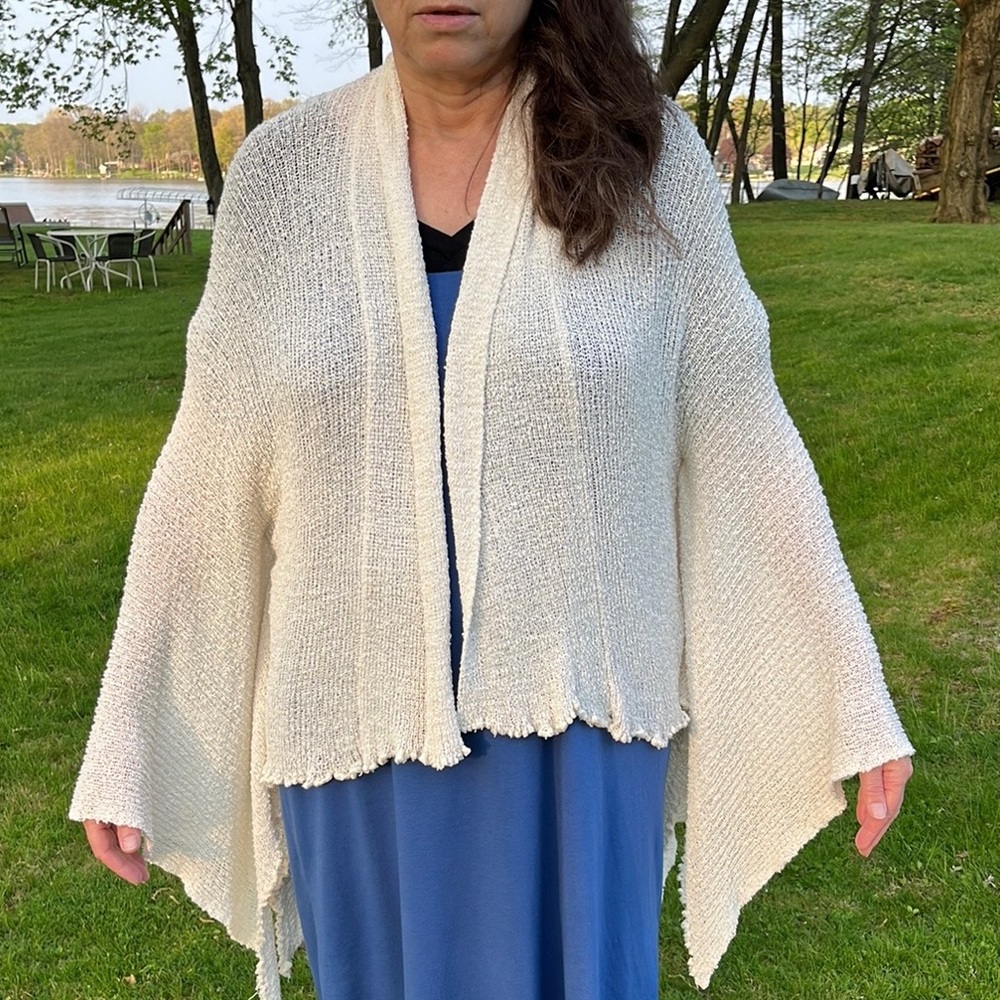 Cami fairy-like open sweater cape M
